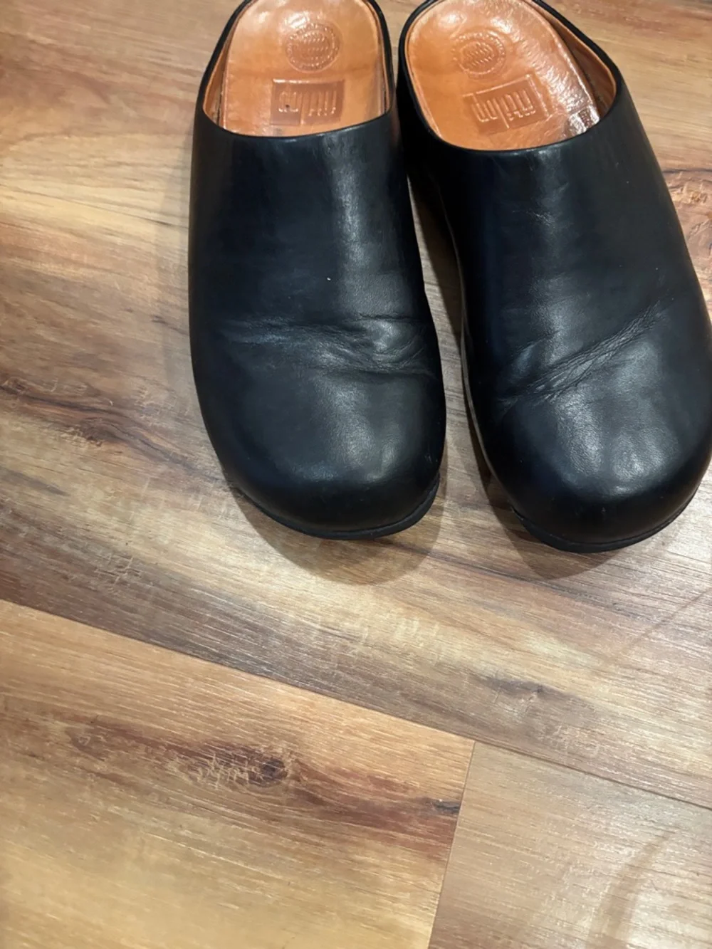 Fitflop  Black Leather Slip-On Clogs size 6 - Picture 3 of 4